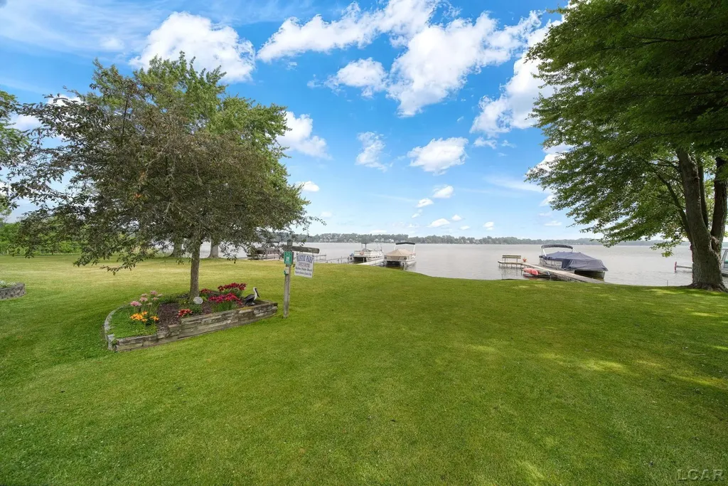 295 Ridgeway Drive Cambridge Township MI 49230
