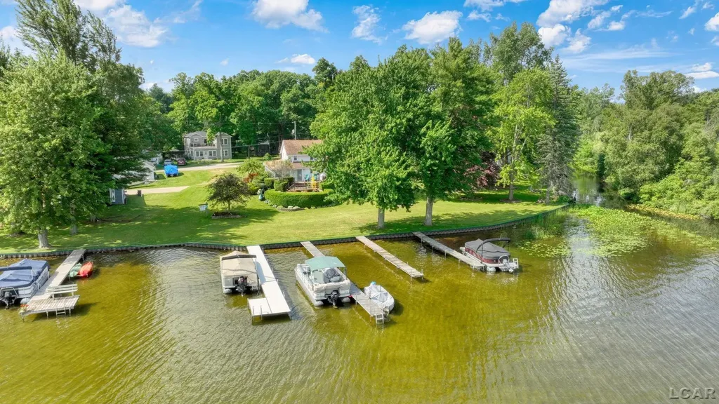 295 Ridgeway Drive Cambridge Township MI 49230