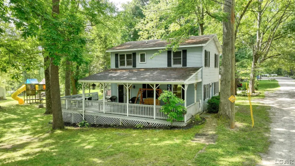 295 Ridgeway Drive Cambridge Township MI 49230