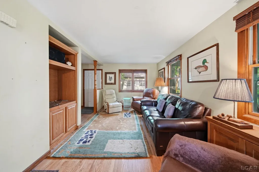 295 Ridgeway Drive Cambridge Township MI 49230