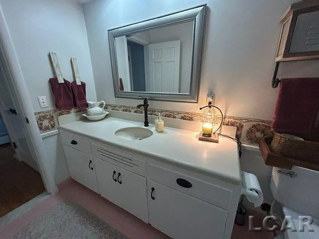 32080 W 9-mile Road Farmington Hills City MI 48336