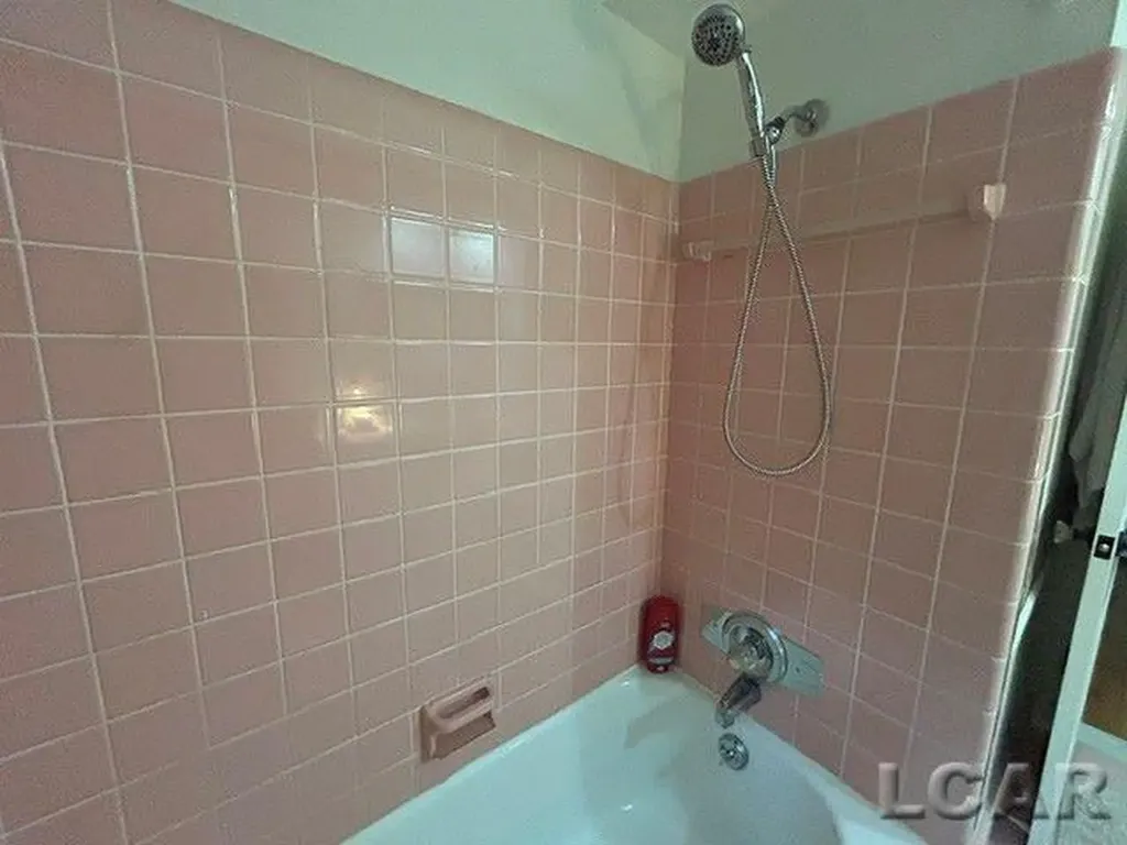 32080 W 9-mile Road Farmington Hills City MI 48336