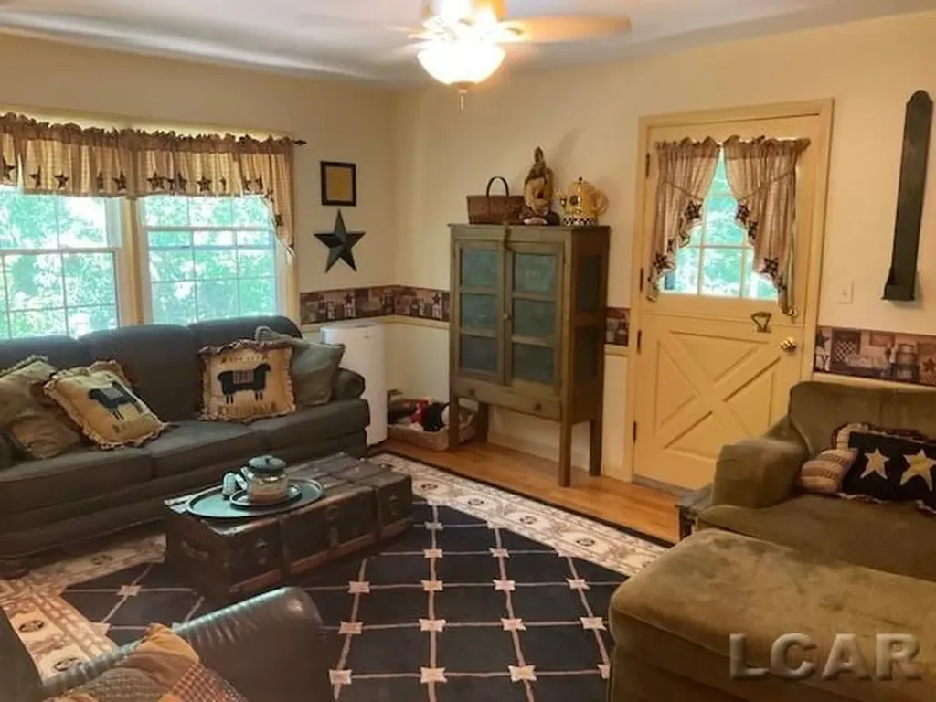 32080 W 9-mile Road Farmington Hills City MI 48336