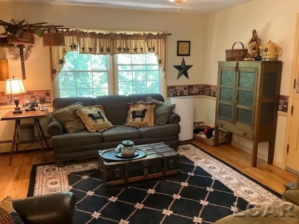 32080 W 9-mile Road Farmington Hills City MI 48336