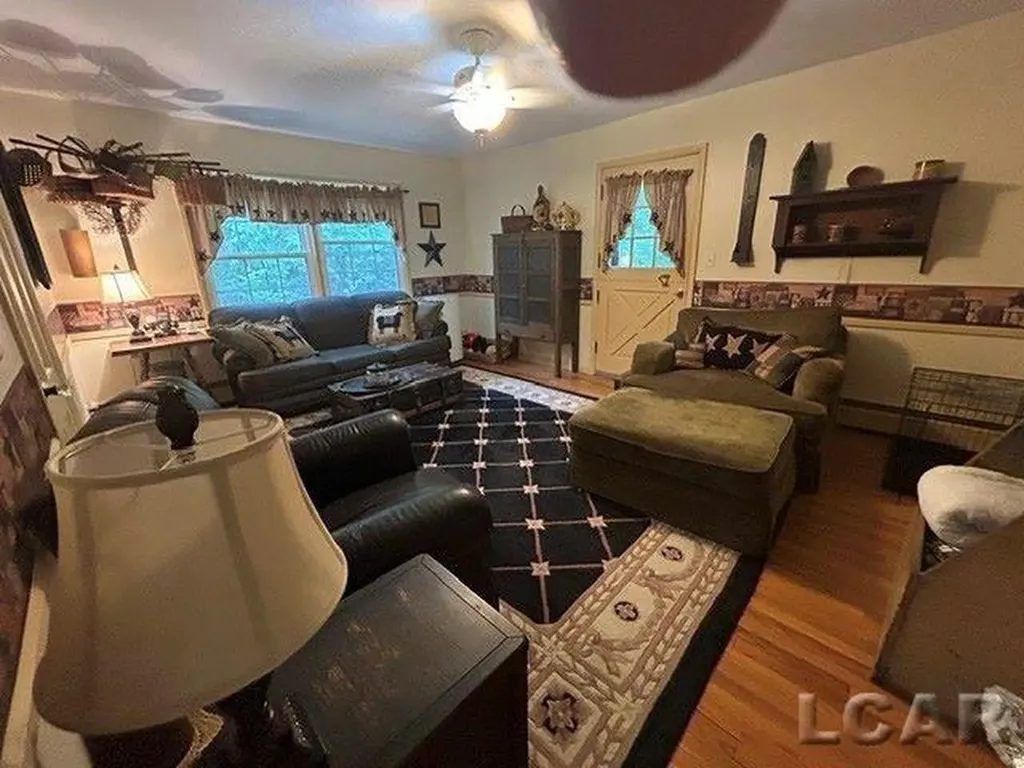 32080 W 9-mile Road Farmington Hills City MI 48336