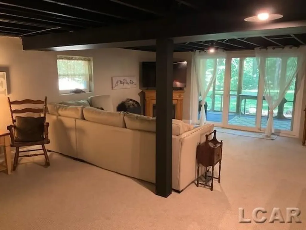 32080 W 9-mile Road Farmington Hills City MI 48336