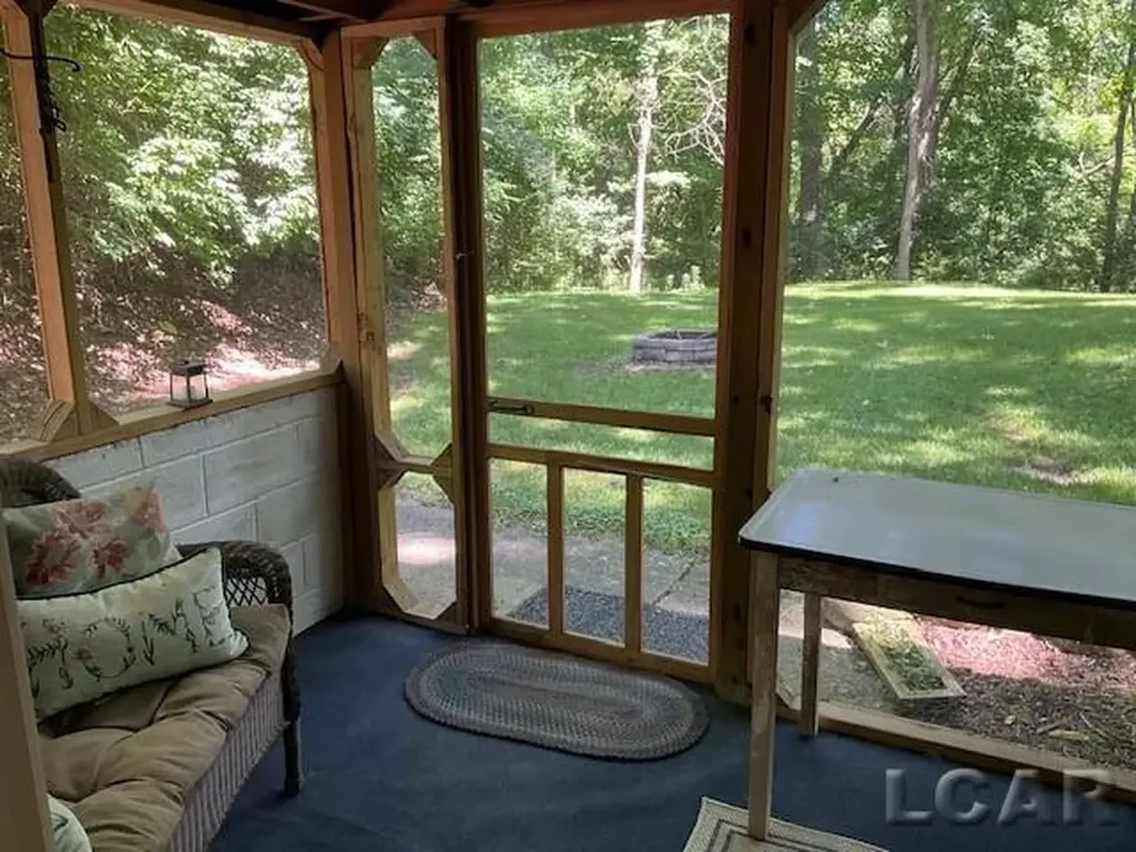 32080 W 9-mile Road Farmington Hills City MI 48336