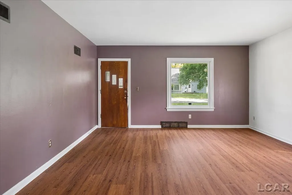 1237 Vine Street Adrian City MI 49221