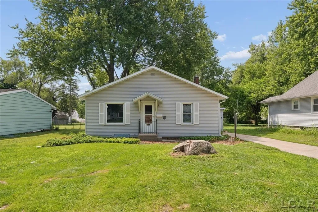 1237 Vine Street Adrian City MI 49221