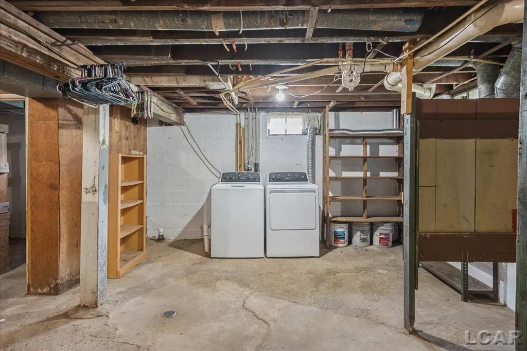1237 Vine Street Adrian City MI 49221