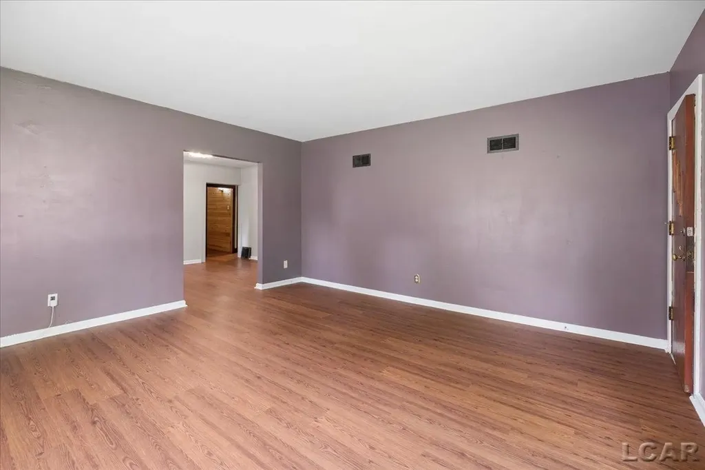 1237 Vine Street Adrian City MI 49221