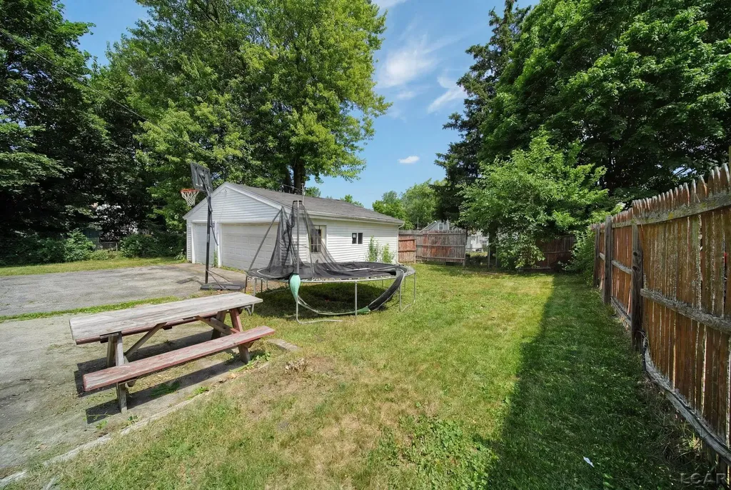 225 Seeley Street Adrian City MI 49221