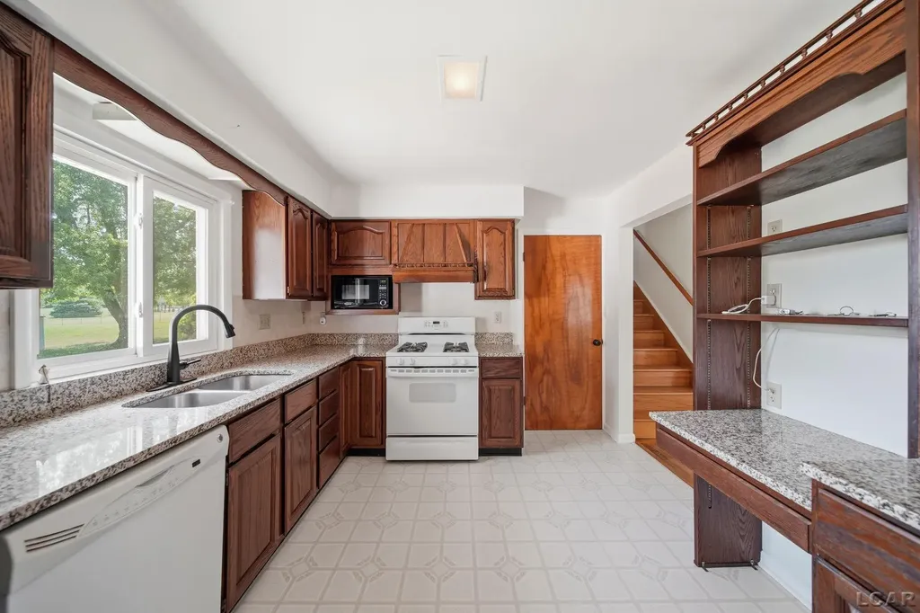 2745 E Carleton Road Madison Charter Township MI 49221