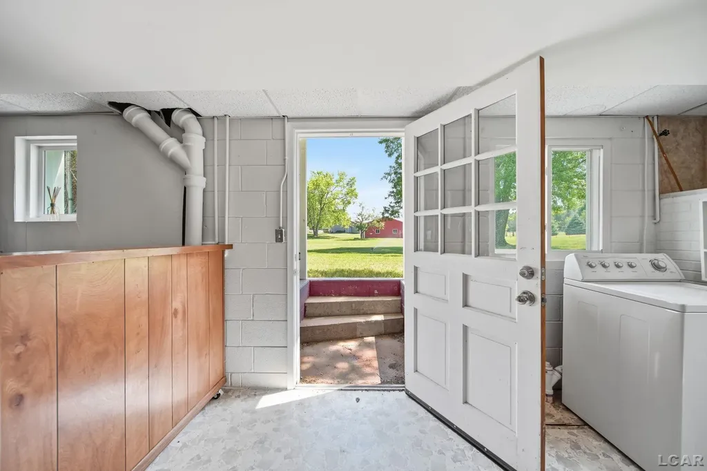 2745 E Carleton Road Madison Charter Township MI 49221