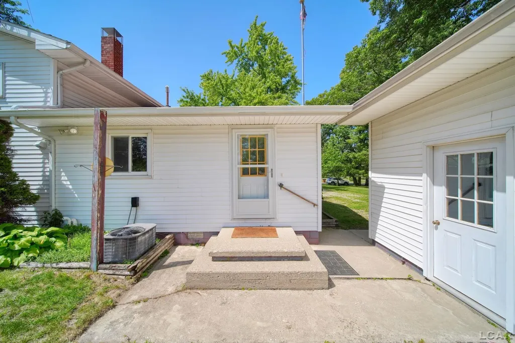 2745 E Carleton Road Madison Charter Township MI 49221