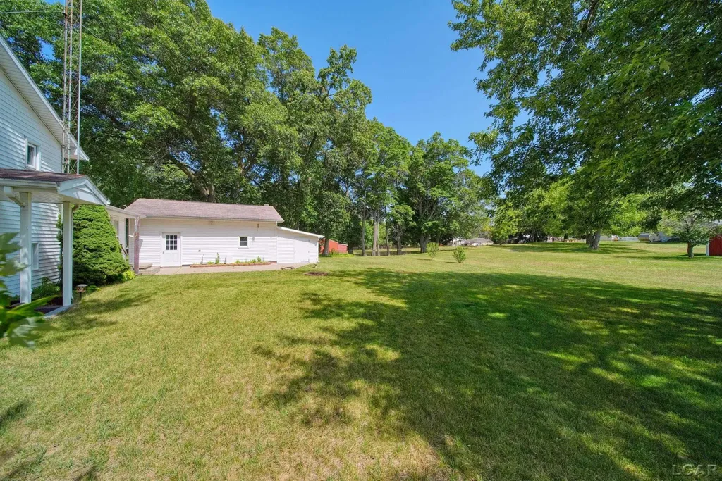 2745 E Carleton Road Madison Charter Township MI 49221