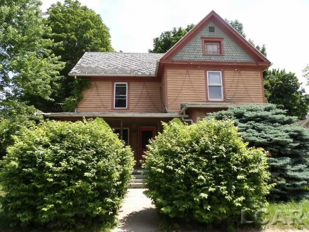 431 S Winter Street Adrian City MI 49221
