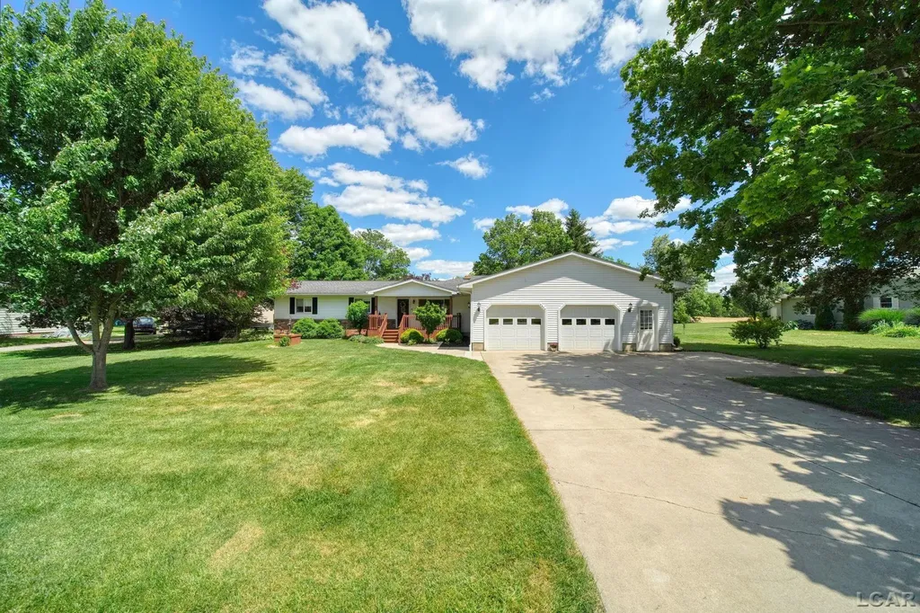 2943 Lee Marie Drive Adrian Township MI 49221