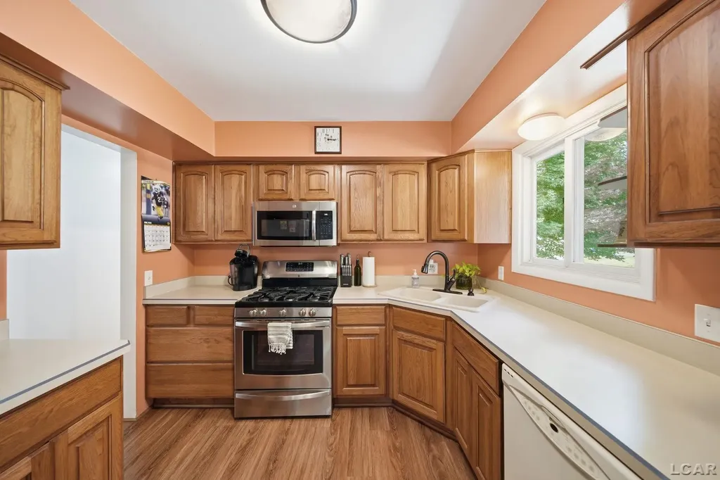 2943 Lee Marie Drive Adrian Township MI 49221