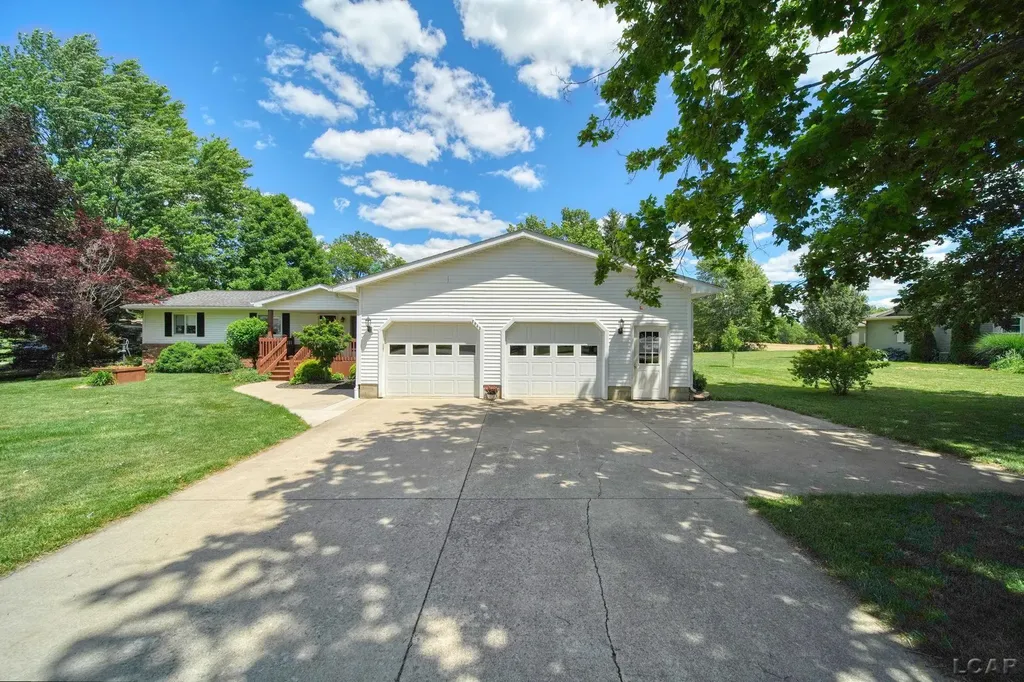 2943 Lee Marie Drive Adrian Township MI 49221