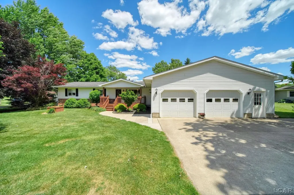 2943 Lee Marie Drive Adrian Township MI 49221