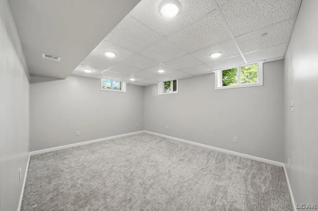 2943 Lee Marie Drive Adrian Township MI 49221
