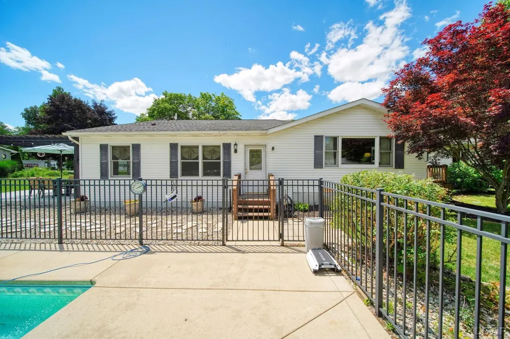 2943 Lee Marie Drive Adrian Township MI 49221