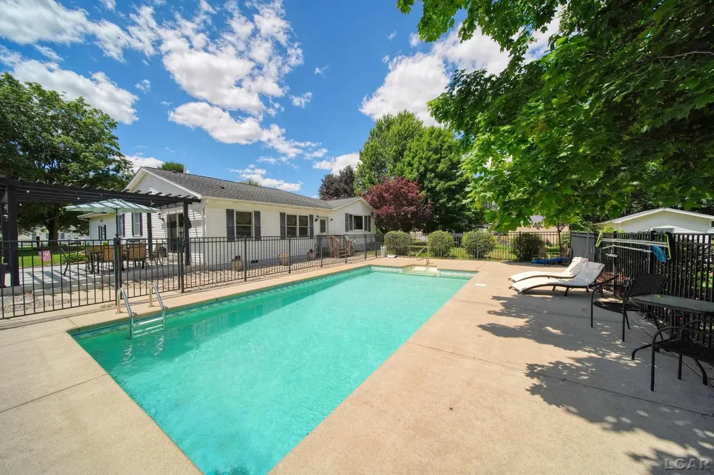 2943 Lee Marie Drive Adrian Township MI 49221