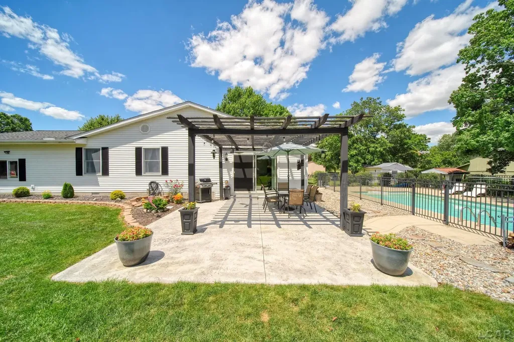 2943 Lee Marie Drive Adrian Township MI 49221