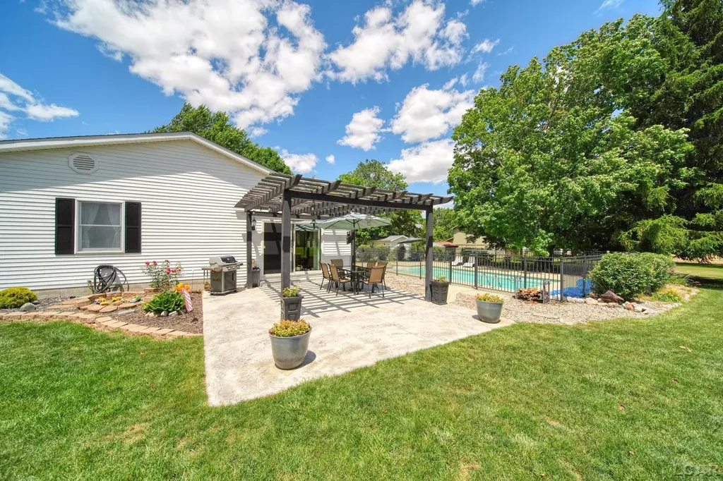 2943 Lee Marie Drive Adrian Township MI 49221