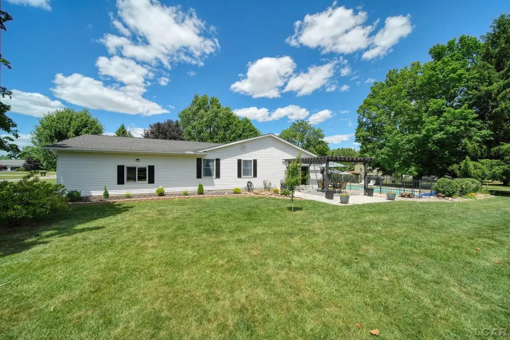 2943 Lee Marie Drive Adrian Township MI 49221