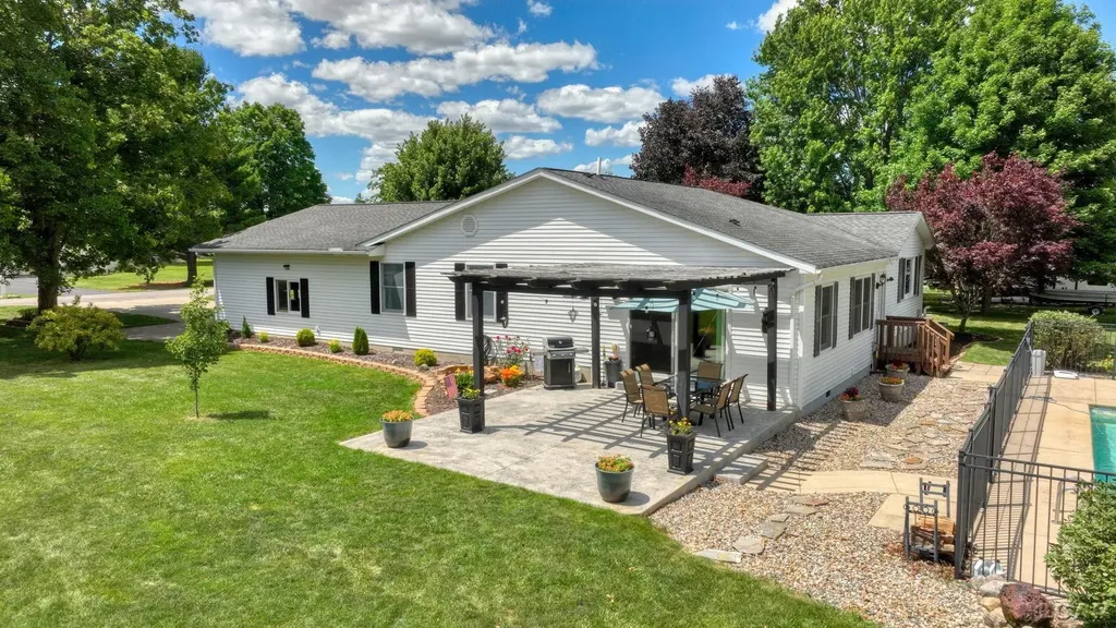 2943 Lee Marie Drive Adrian Township MI 49221
