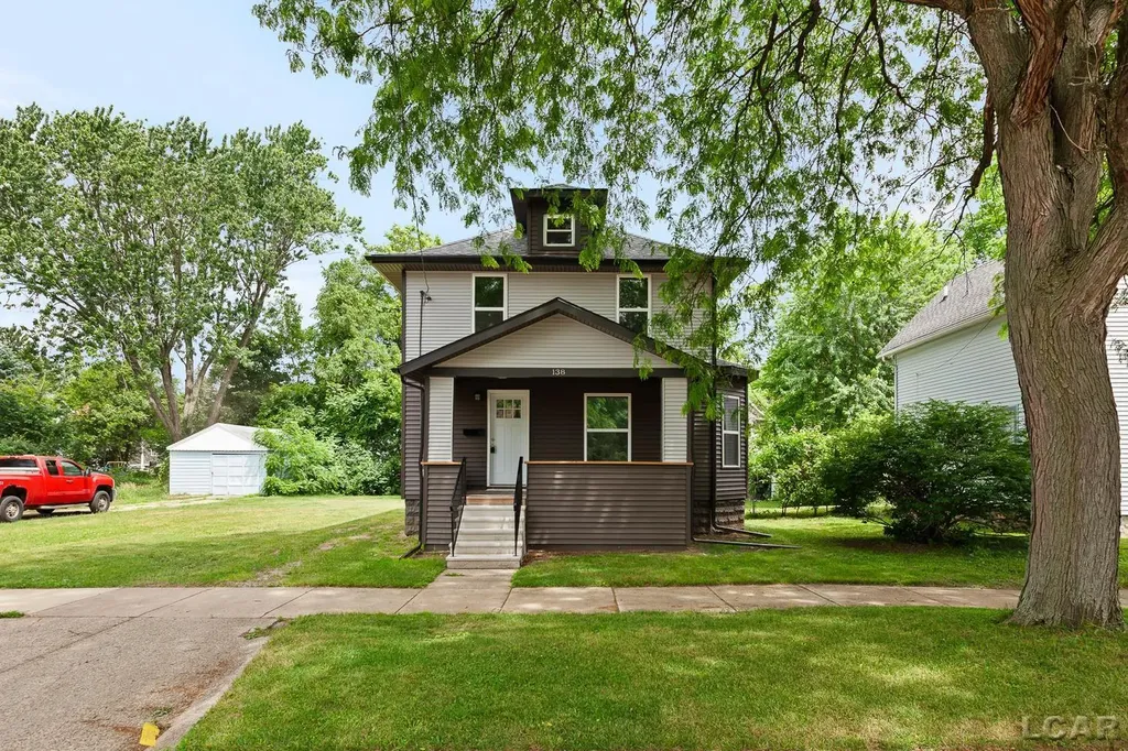 138 E Robinson Street Jackson City MI 49203