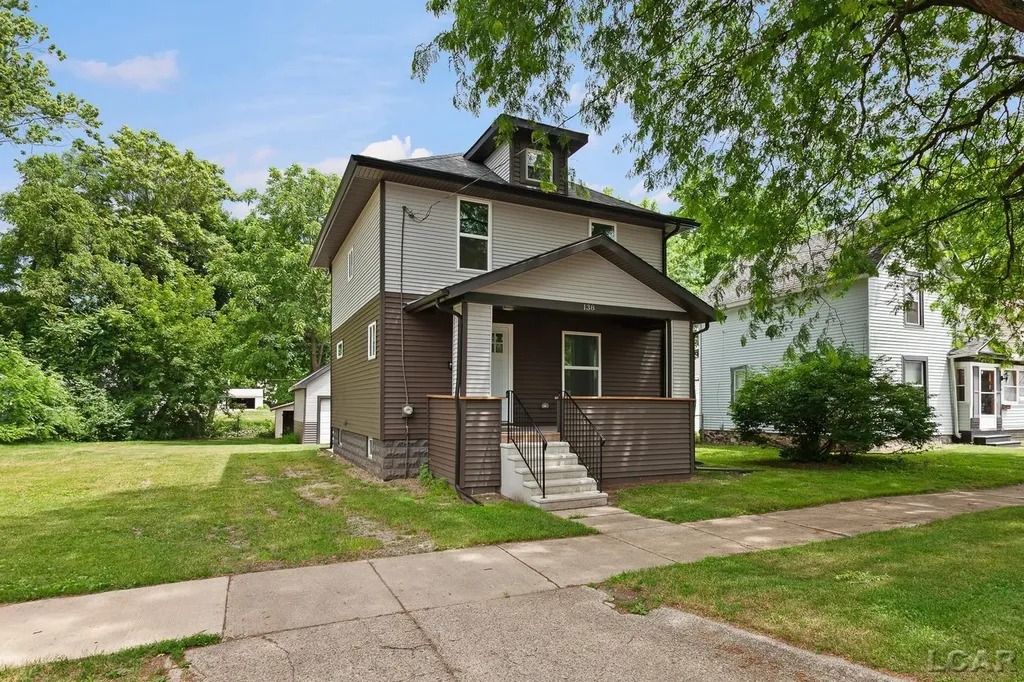 138 E Robinson Street Jackson City MI 49203