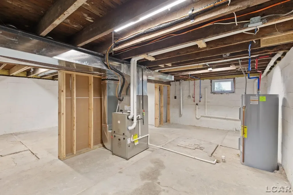 138 E Robinson Street Jackson City MI 49203