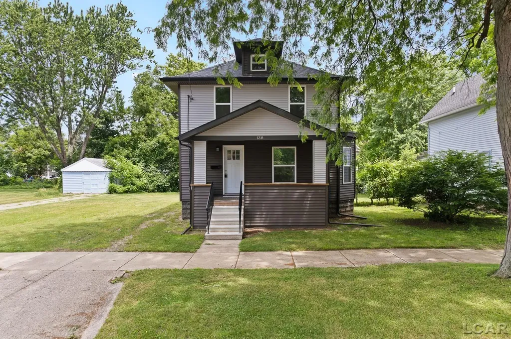138 E Robinson Street Jackson City MI 49203