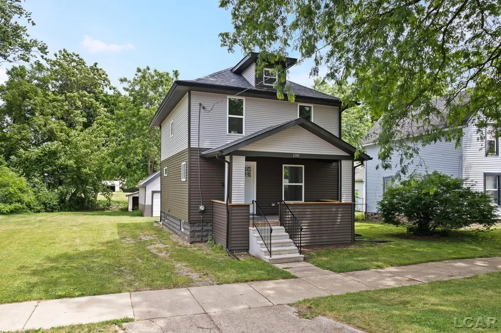 138 E Robinson Street Jackson City MI 49203