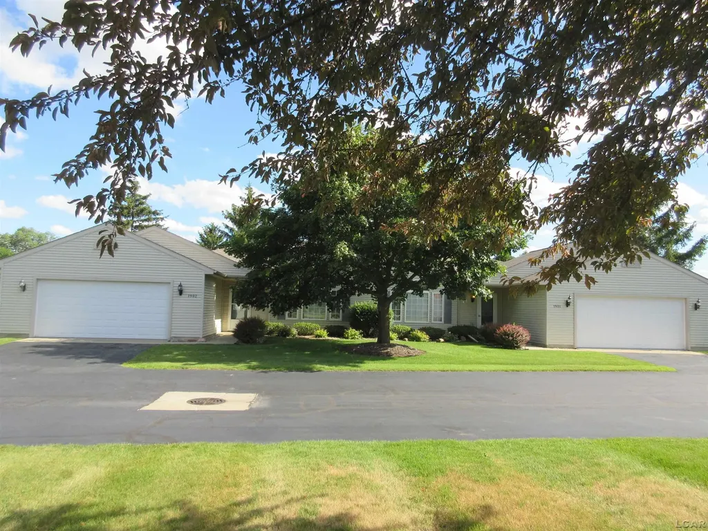 1902 Stillwater Drive Tecumseh City MI 49286