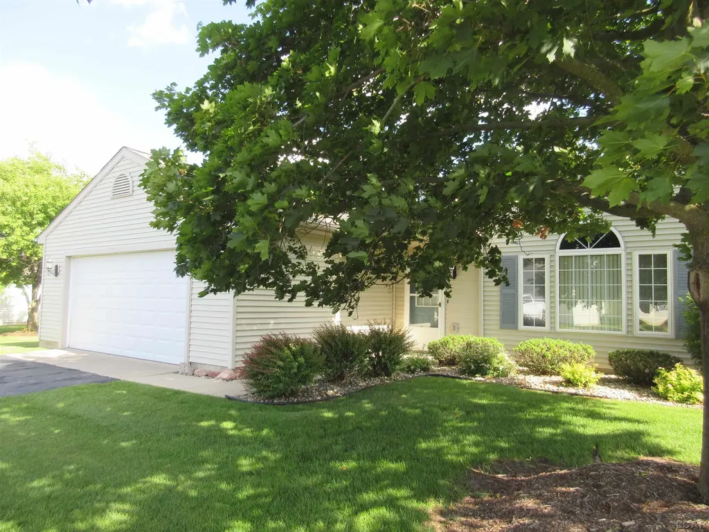 1902 Stillwater Drive Tecumseh City MI 49286