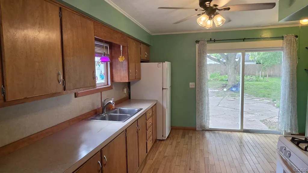 714 Mulberry Street Adrian City MI 49221