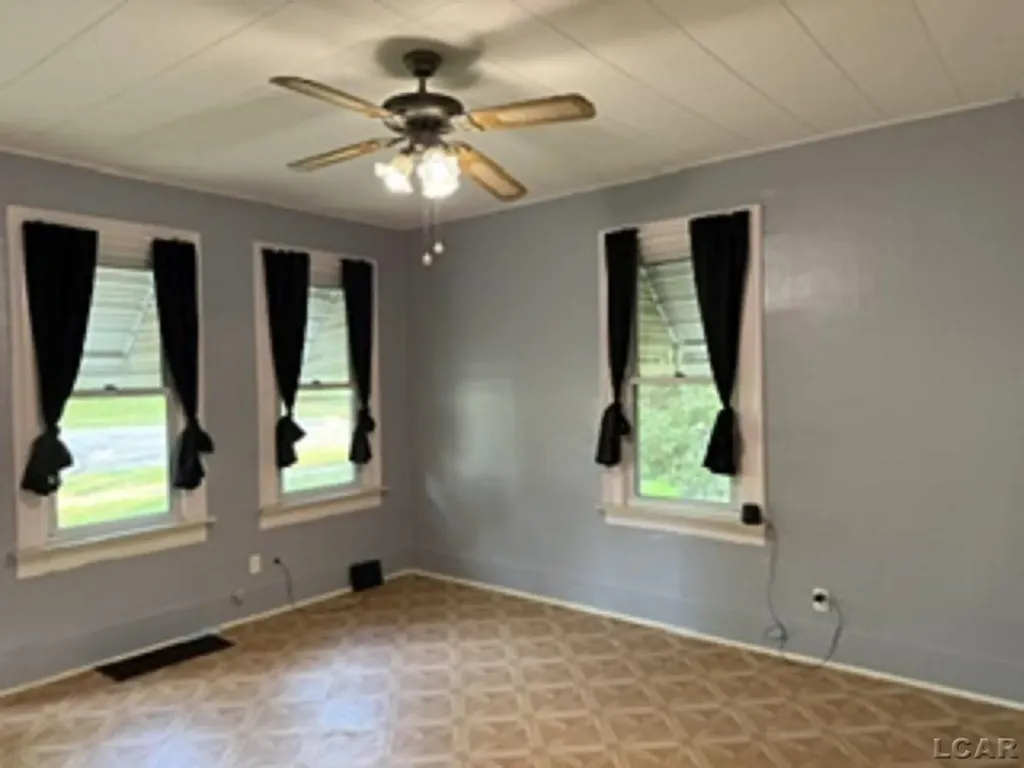 907 Bristol Street Adrian City MI 49221