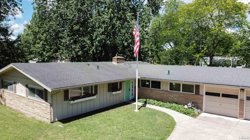1350 Westwood Drive Adrian City MI 49221