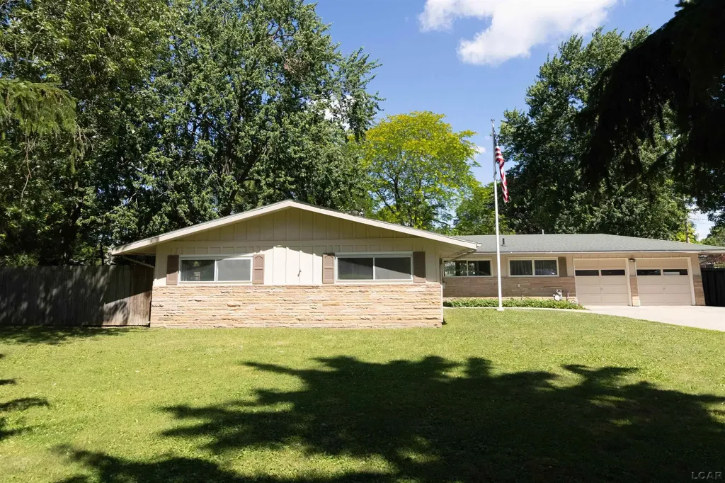1350 Westwood Drive Adrian City MI 49221