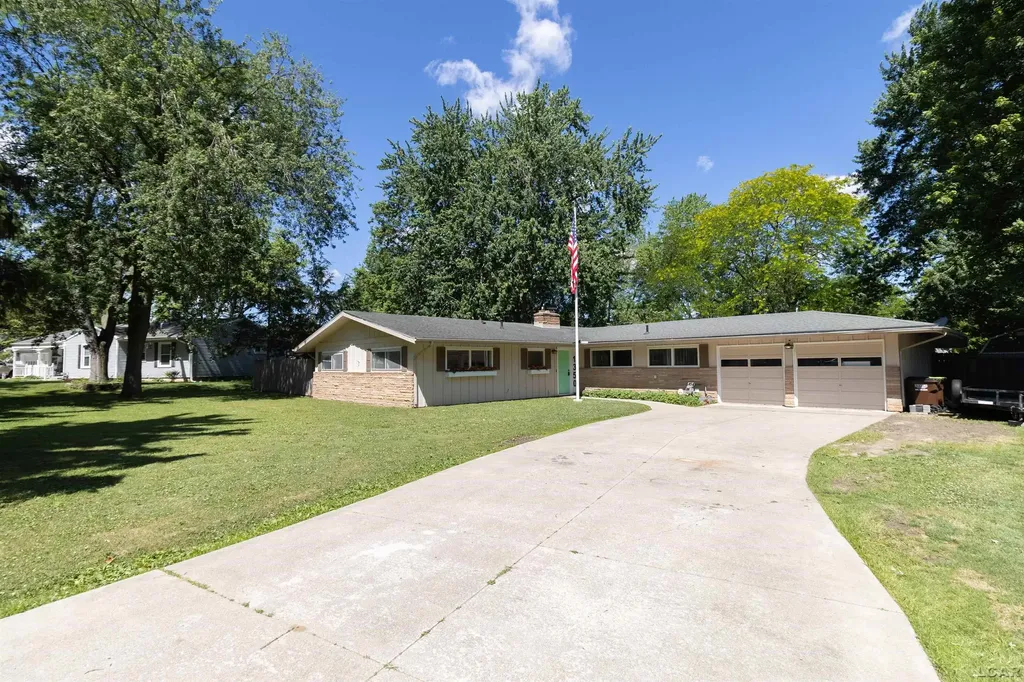 1350 Westwood Drive Adrian City MI 49221
