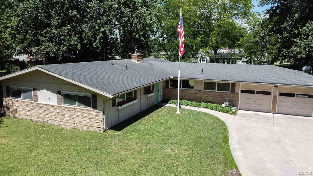 1350 Westwood Drive Adrian City MI 49221
