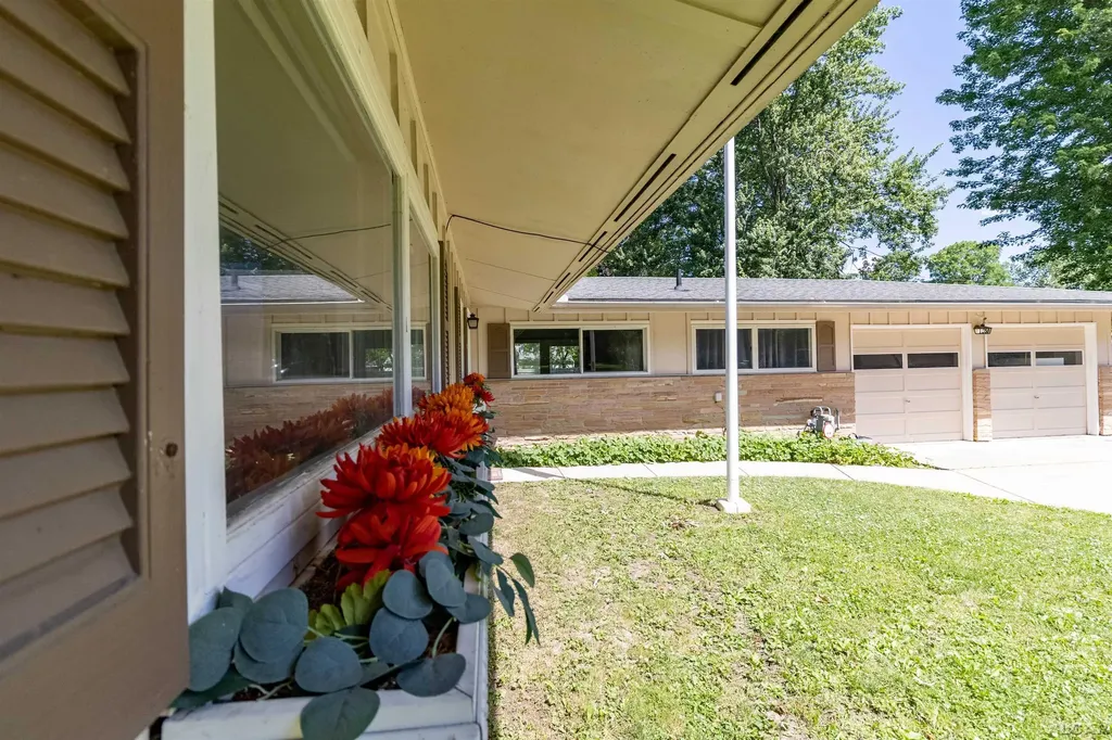 1350 Westwood Drive Adrian City MI 49221