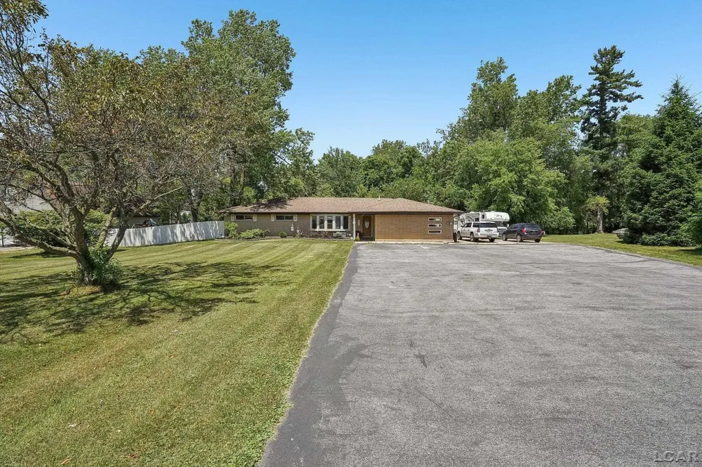 1476 W Sterns Road Bedford Township MI 48182