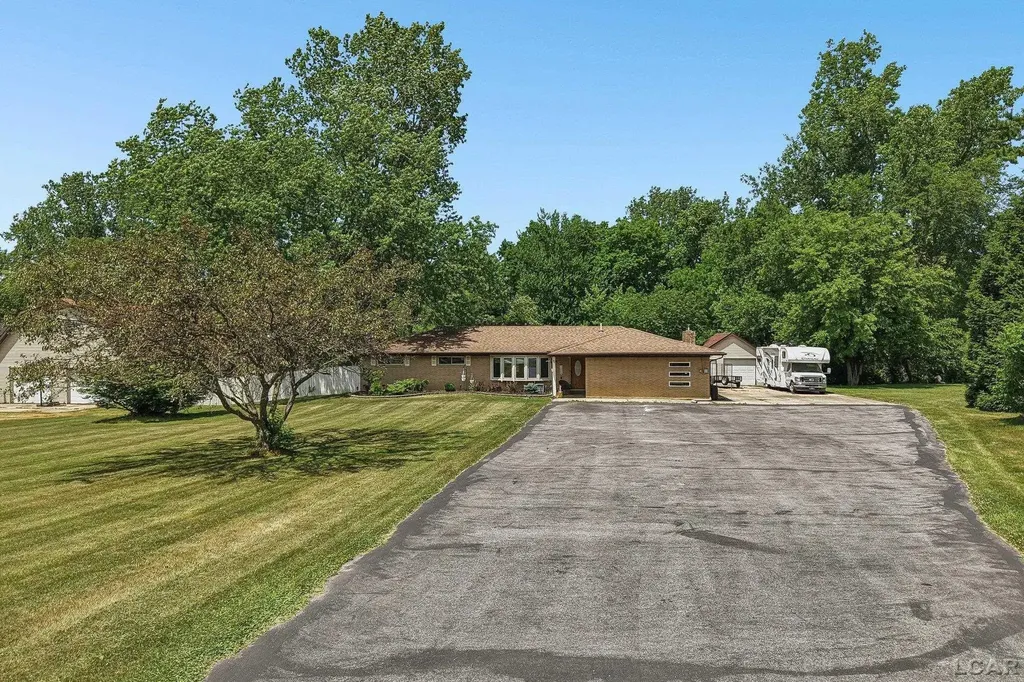 1476 W Sterns Road Bedford Township MI 48182