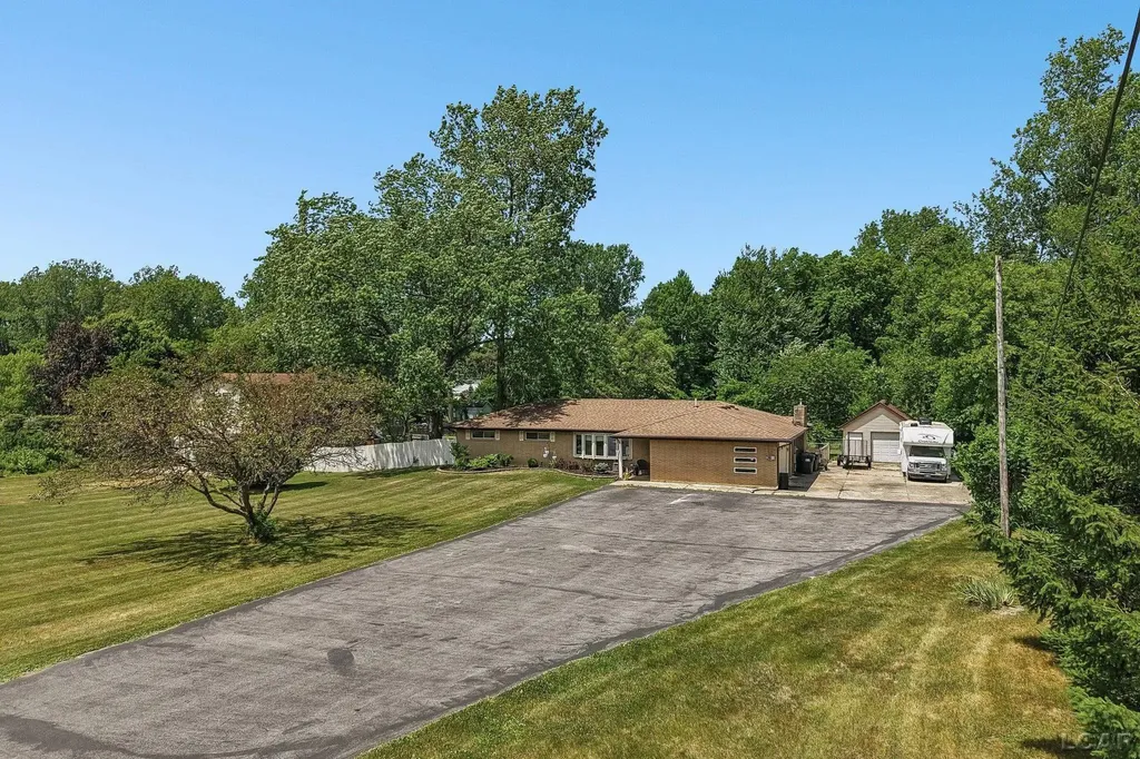 1476 W Sterns Road Bedford Township MI 48182