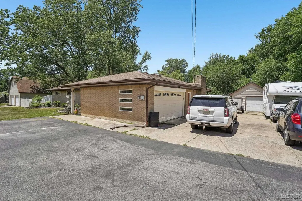 1476 W Sterns Road Bedford Township MI 48182